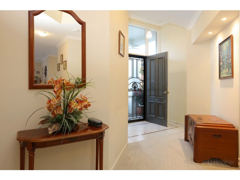 84/76 Bayview Street, Runaway Bay QLD 4216