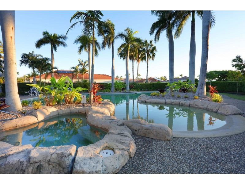 84/76 Bayview Street, Runaway Bay QLD 4216