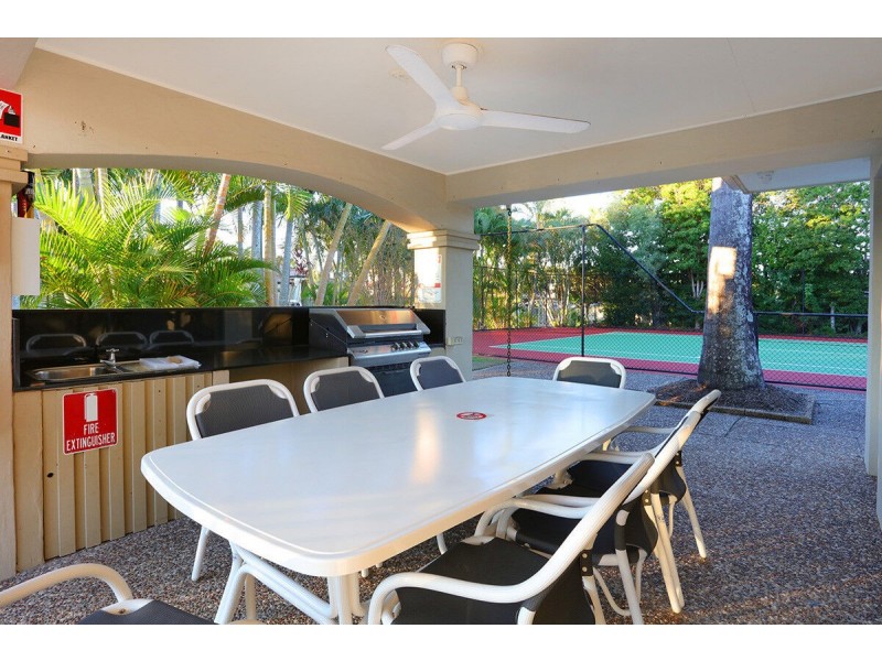 84/76 Bayview Street, Runaway Bay QLD 4216