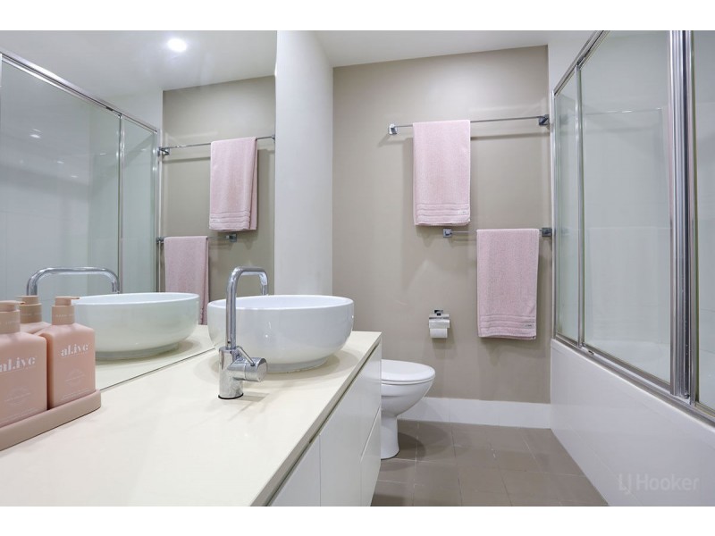 1006/438 Marine Parade, Biggera Waters QLD 4216