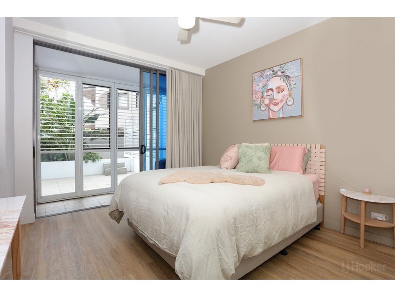 1006/438 Marine Parade, Biggera Waters QLD 4216