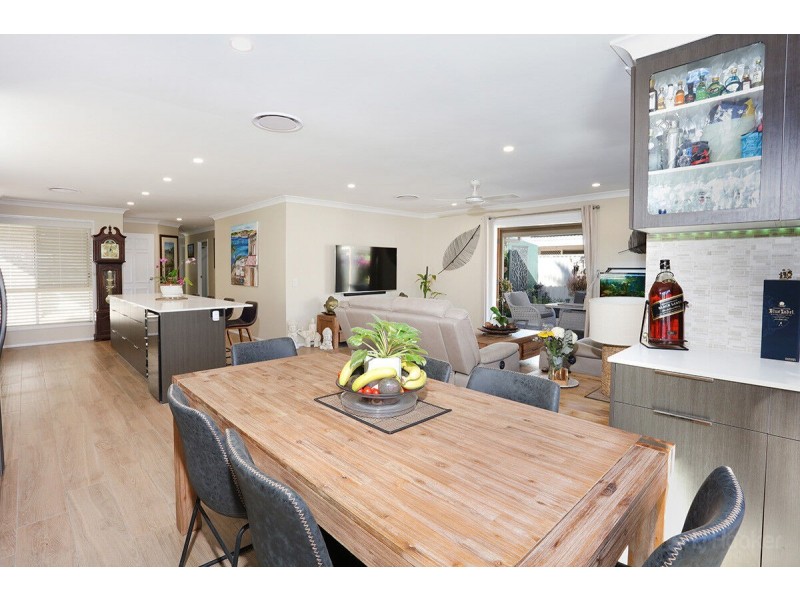 27 Numbat Court, Coombabah QLD 4216