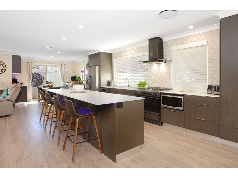 27 Numbat Court, Coombabah QLD 4216