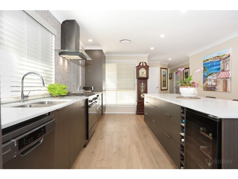 27 Numbat Court, Coombabah QLD 4216