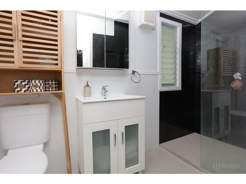 69 Bernecker Street, Carina QLD 4152