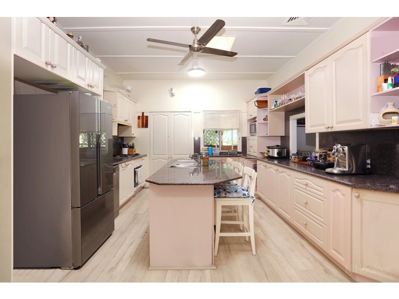 69 Bernecker Street, Carina QLD 4152