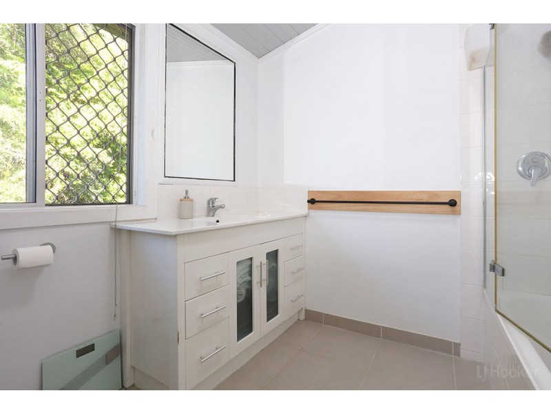 69 Bernecker Street, Carina QLD 4152