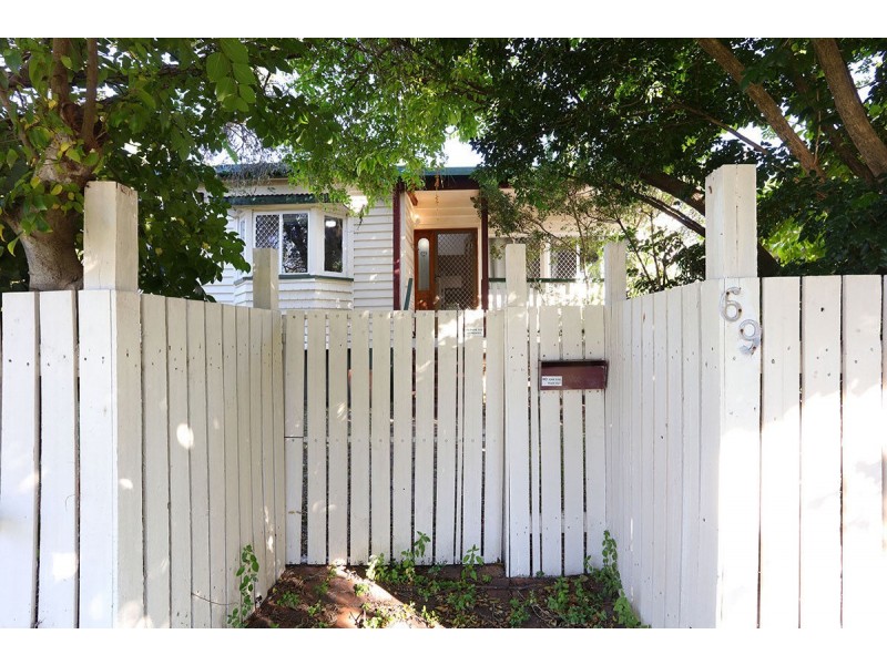 69 Bernecker Street, Carina QLD 4152