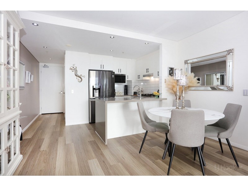 1811/2 Aqua Street, Southport QLD 4215