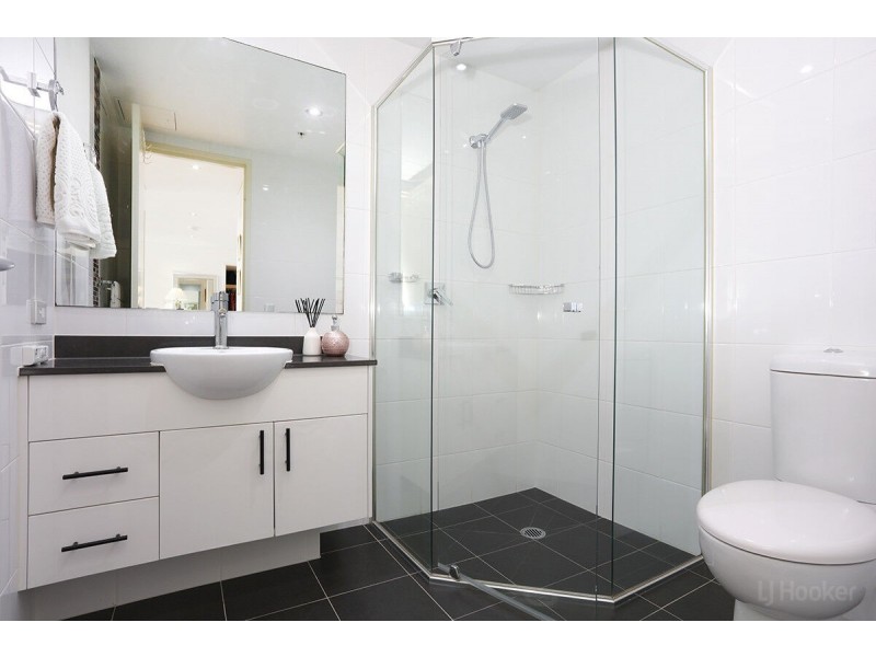 1811/2 Aqua Street, Southport QLD 4215