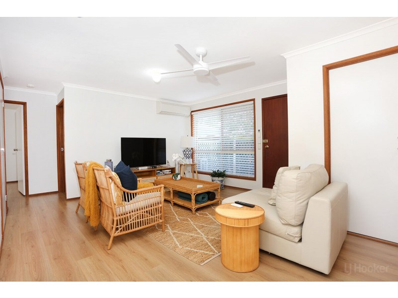 1/12 Robin Joy Close, Labrador QLD 4215