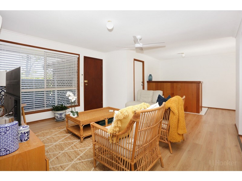 1/12 Robin Joy Close, Labrador QLD 4215