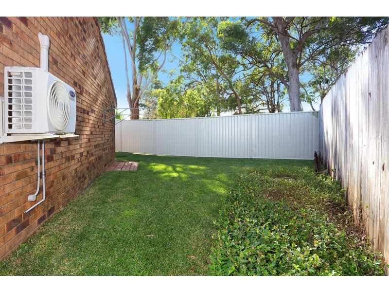 1/12 Robin Joy Close, Labrador QLD 4215