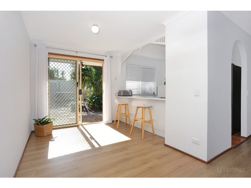1/12 Robin Joy Close, Labrador QLD 4215