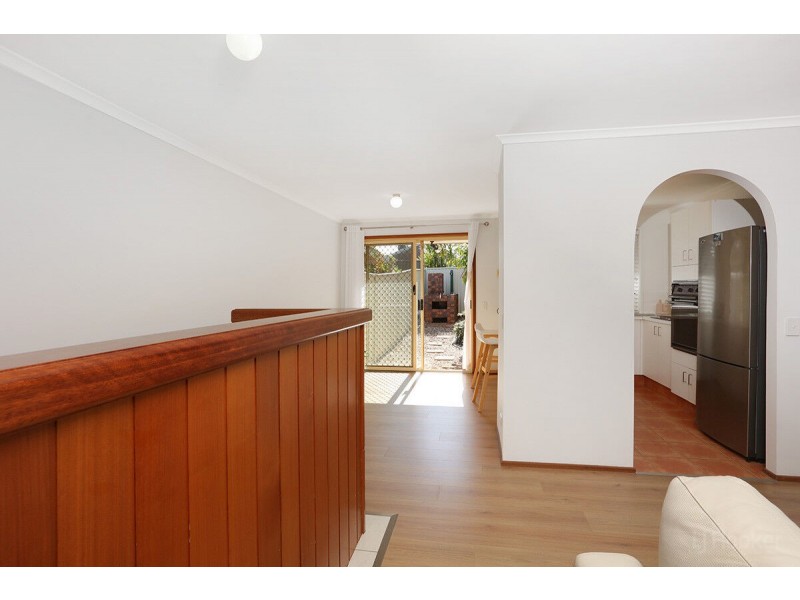 1/12 Robin Joy Close, Labrador QLD 4215