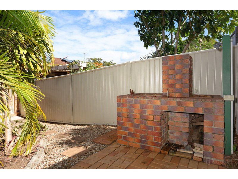 1/12 Robin Joy Close, Labrador QLD 4215