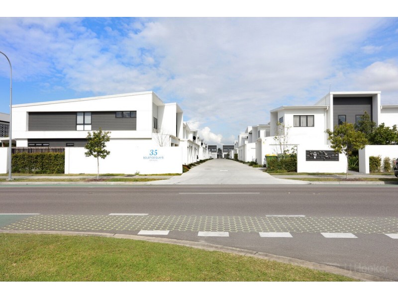 2/35 Sickle Avenue, Hope Island QLD 4212