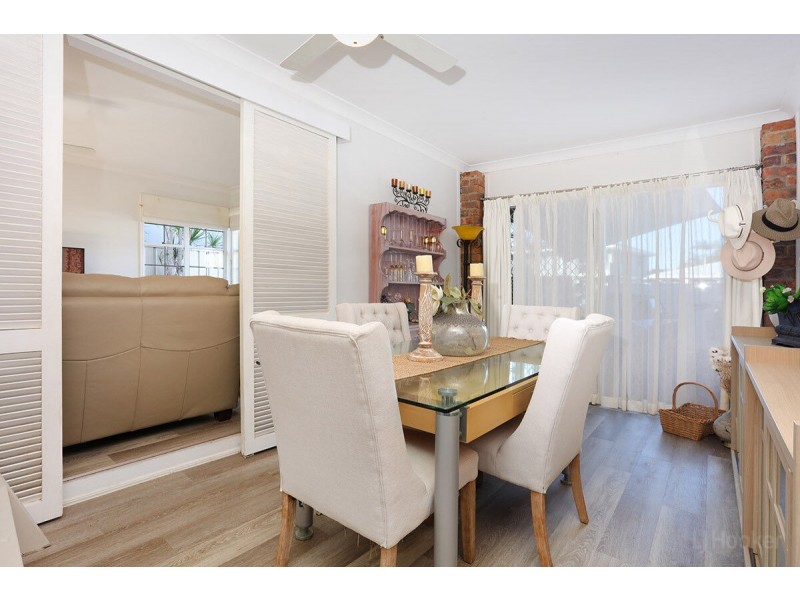 2/5 Cassia Street, Runaway Bay QLD 4216