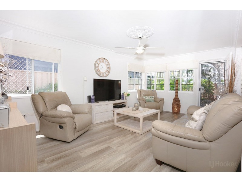 2/5 Cassia Street, Runaway Bay QLD 4216