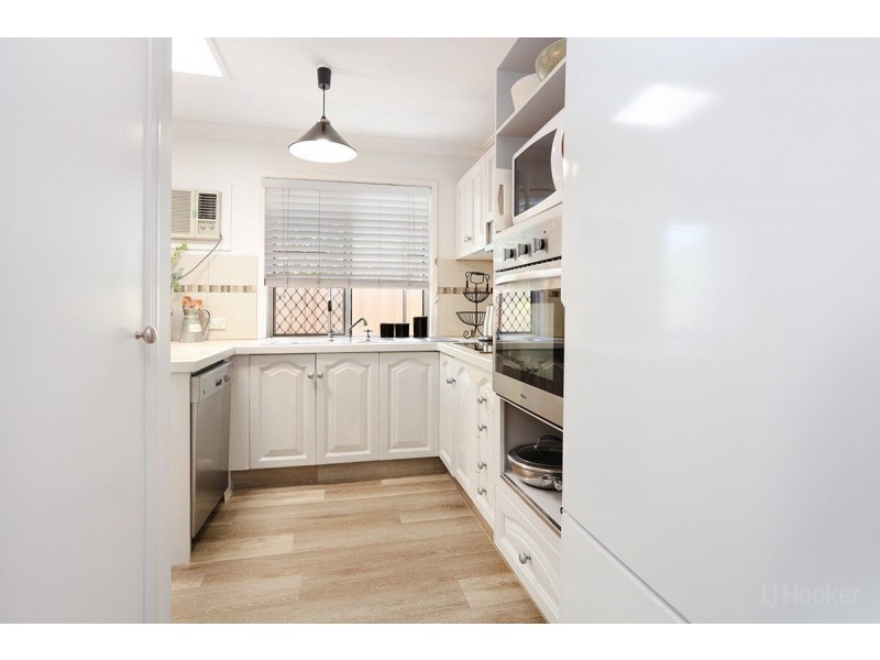 2/5 Cassia Street, Runaway Bay QLD 4216