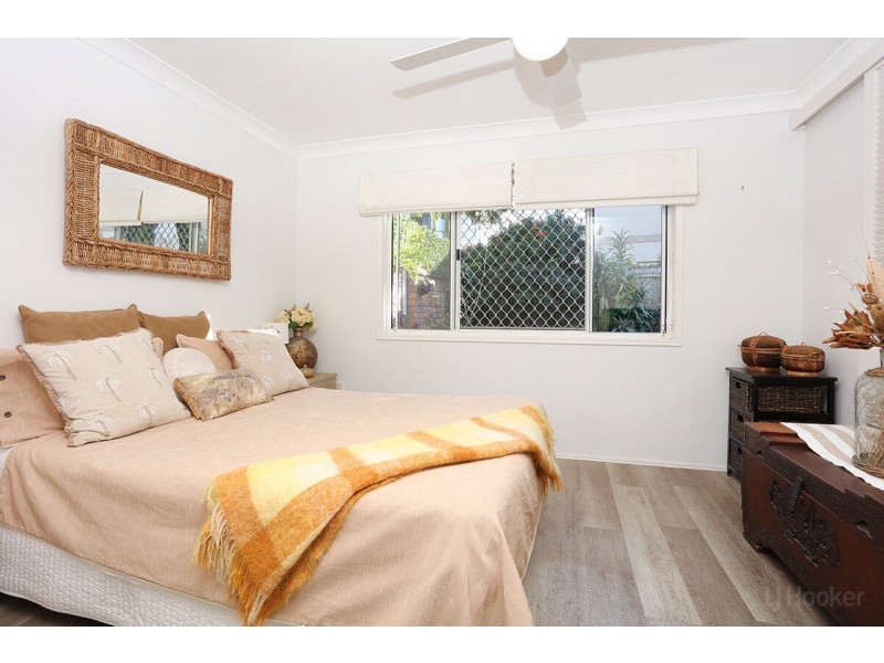 2/5 Cassia Street, Runaway Bay QLD 4216