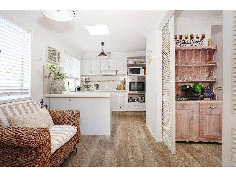 2/5 Cassia Street, Runaway Bay QLD 4216