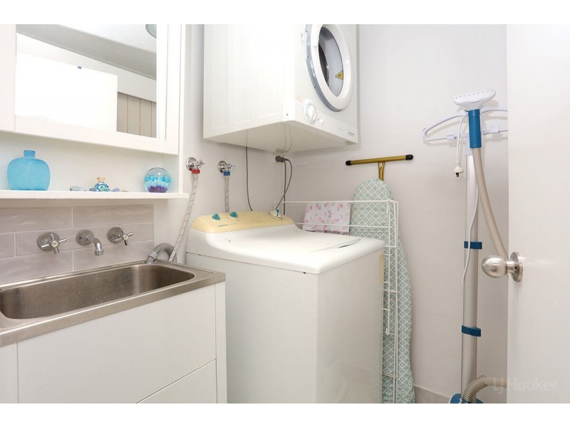 2/5 Cassia Street, Runaway Bay QLD 4216