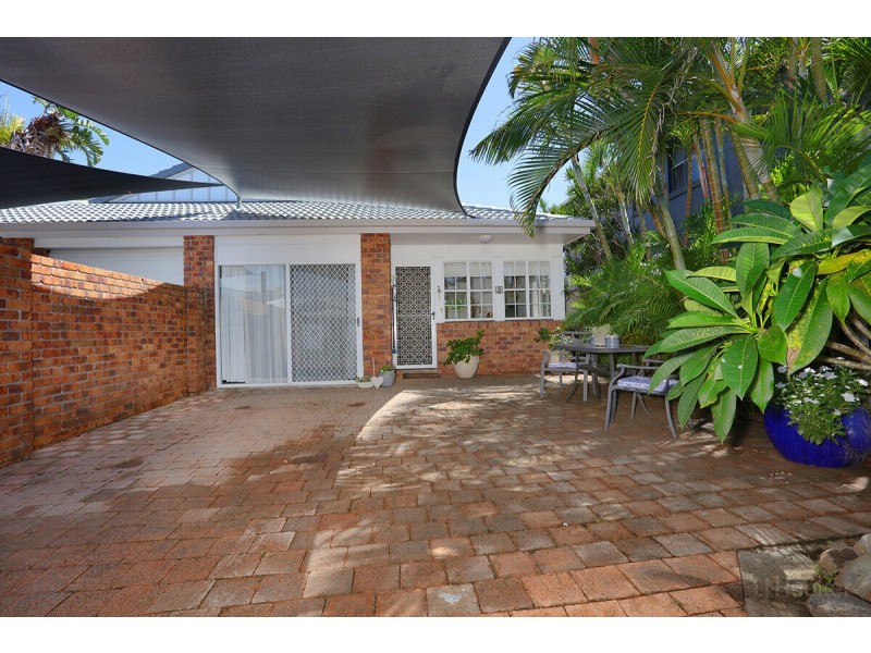 2/5 Cassia Street, Runaway Bay QLD 4216