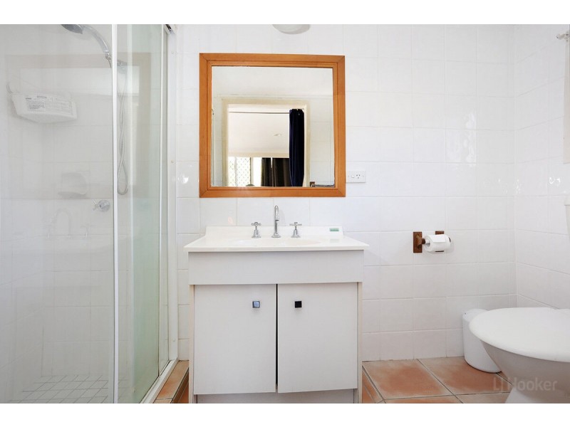 84 Poinsettia Avenue, Runaway Bay QLD 4216
