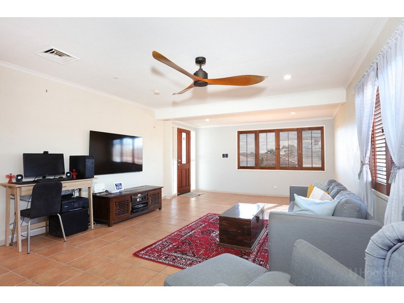 84 Poinsettia Avenue, Runaway Bay QLD 4216