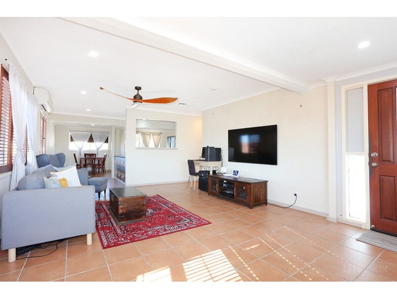 84 Poinsettia Avenue, Runaway Bay QLD 4216