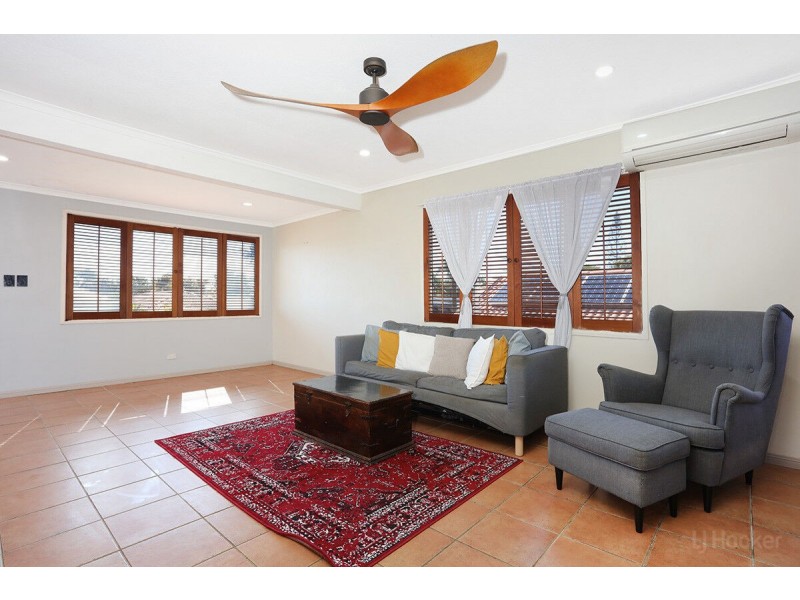 84 Poinsettia Avenue, Runaway Bay QLD 4216