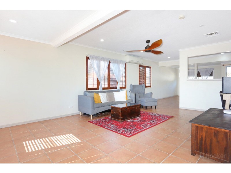 84 Poinsettia Avenue, Runaway Bay QLD 4216