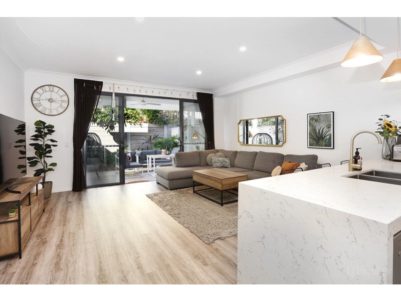 17/4a Hansford Road, Coombabah QLD 4216
