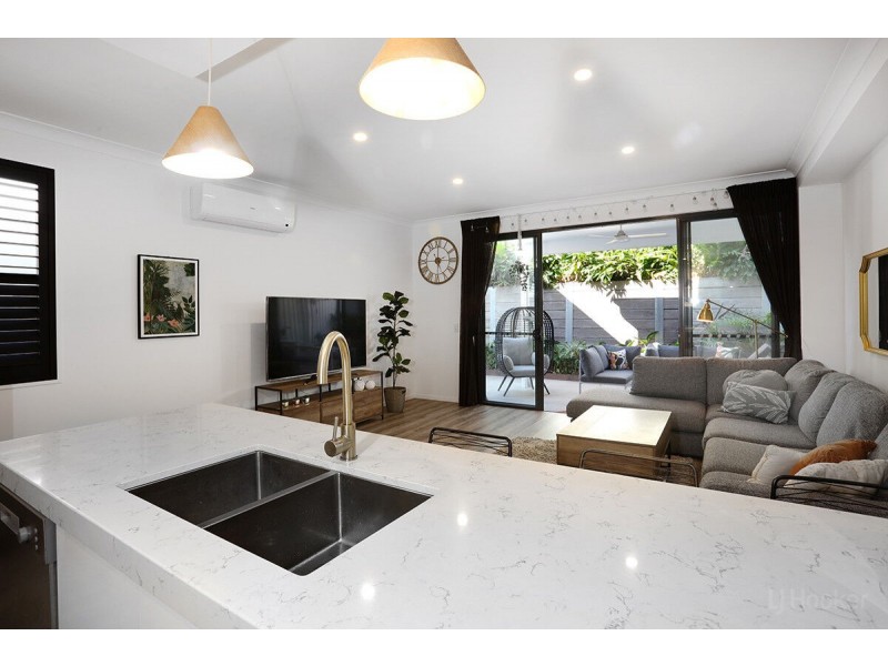 17/4a Hansford Road, Coombabah QLD 4216