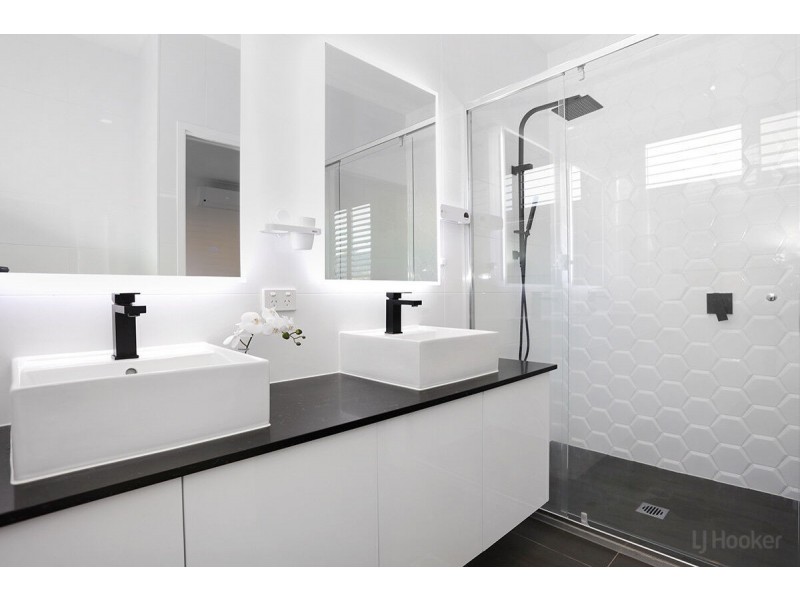 17/4a Hansford Road, Coombabah QLD 4216