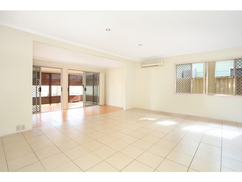 35 Jacaranda Avenue, Hollywell QLD 4216