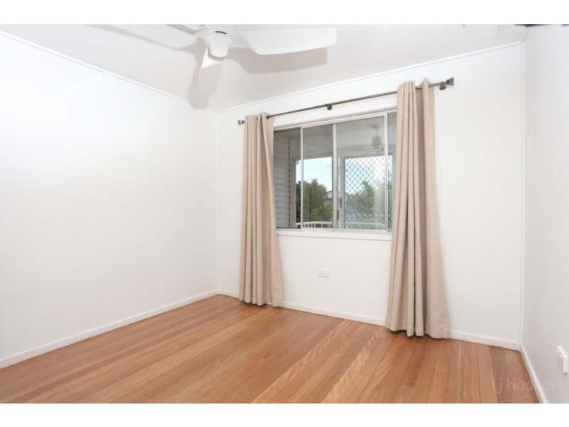 10 Clam Street, Runaway Bay QLD 4216