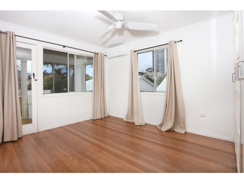 10 Clam Street, Runaway Bay QLD 4216