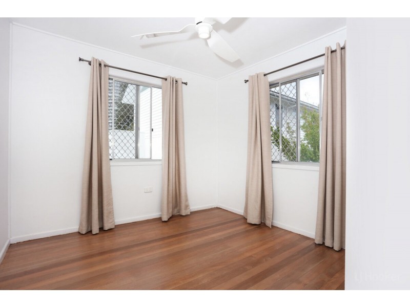 10 Clam Street, Runaway Bay QLD 4216