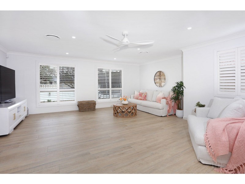 27 Gooding Drive, Coombabah QLD 4216