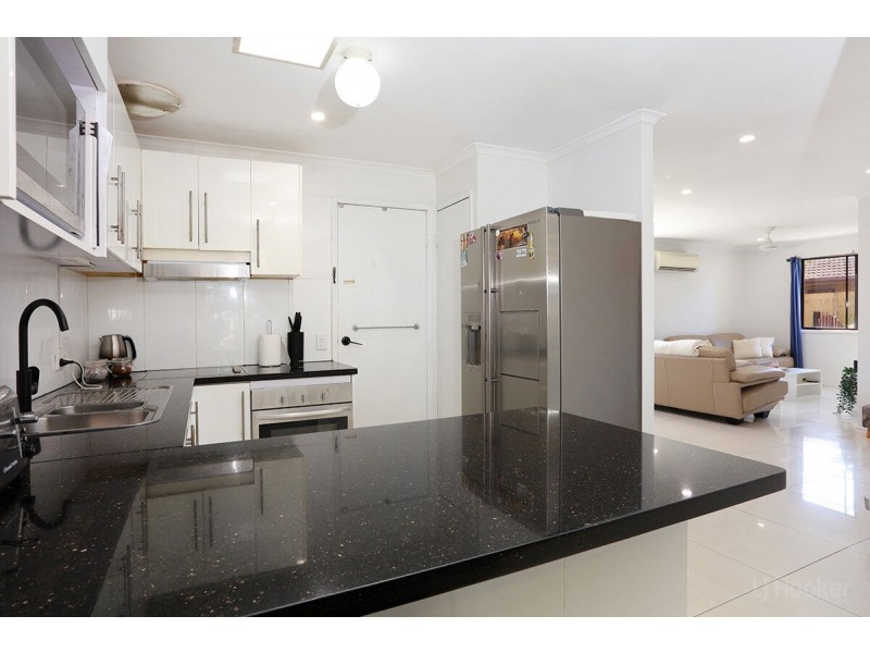 2/28 Kangaroo Avenue, Coombabah QLD 4216