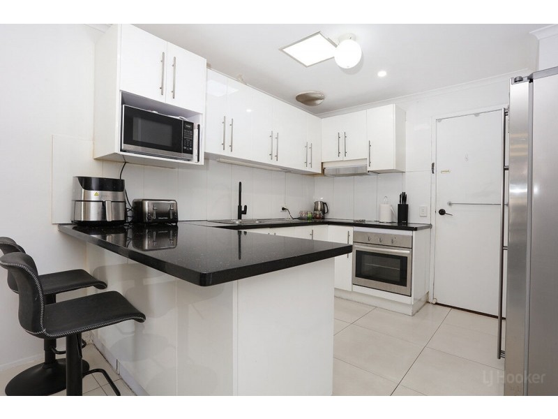 2/28 Kangaroo Avenue, Coombabah QLD 4216