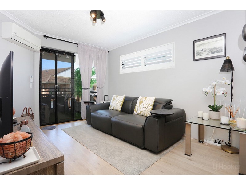 31/452 Marine Parade, Biggera Waters QLD 4216