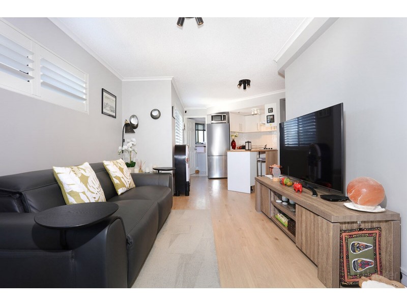 31/452 Marine Parade, Biggera Waters QLD 4216