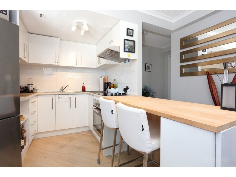 31/452 Marine Parade, Biggera Waters QLD 4216