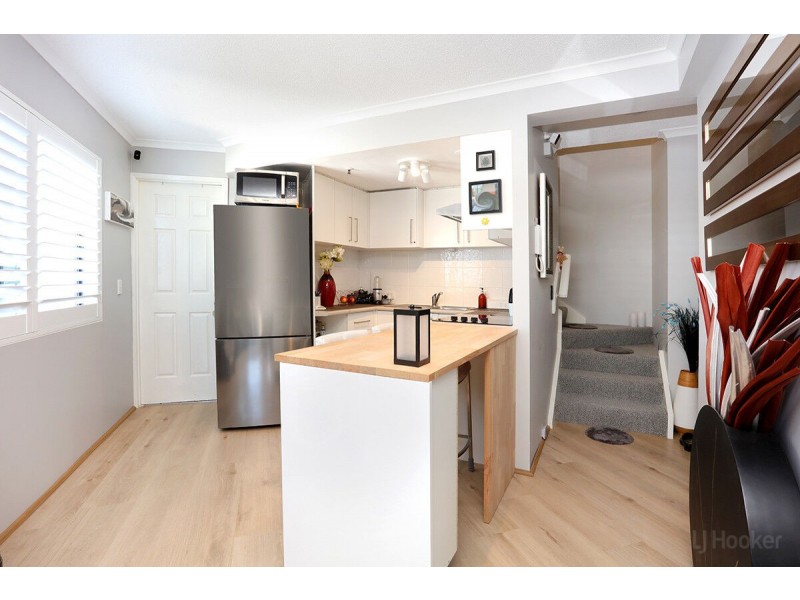 31/452 Marine Parade, Biggera Waters QLD 4216