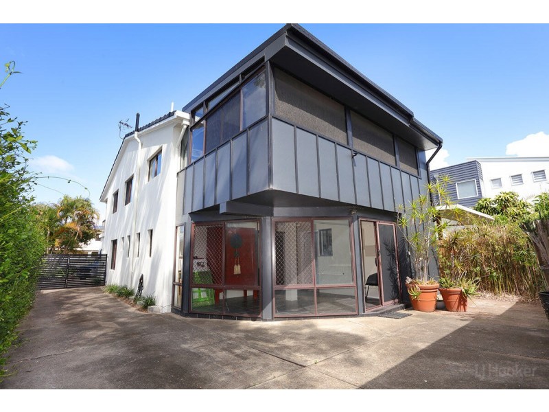 2/3 Muscovey Avenue, Paradise Point QLD 4216