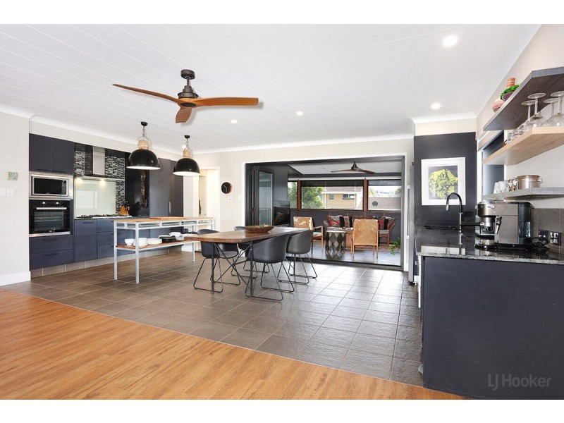 2/3 Muscovey Avenue, Paradise Point QLD 4216