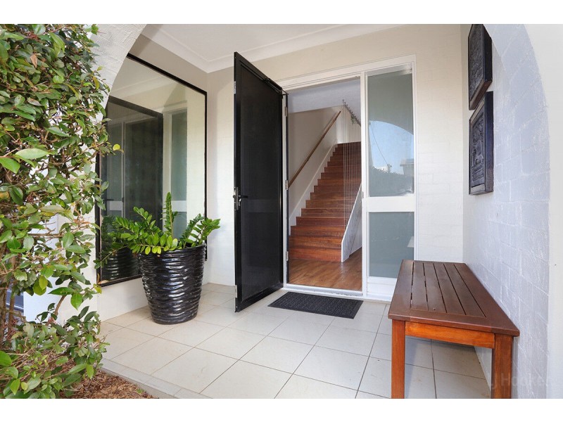 2/3 Muscovey Avenue, Paradise Point QLD 4216